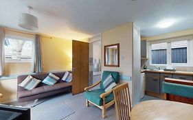 11 Strawberry Hill, Tolroy Manor
